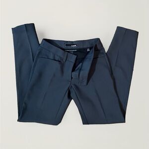 oobē Gray Flat Front Trousers in Gray Wrinkle & Stain Resistant Twill Stretch 00